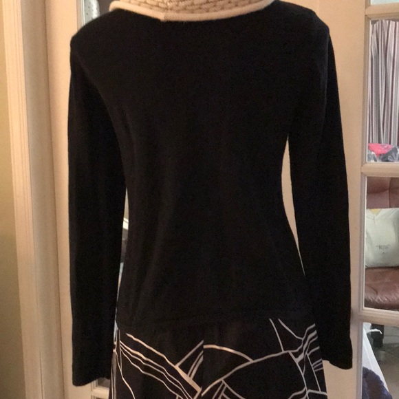 Soft Cashmere & Silk black sweater - Picture 2 of 5